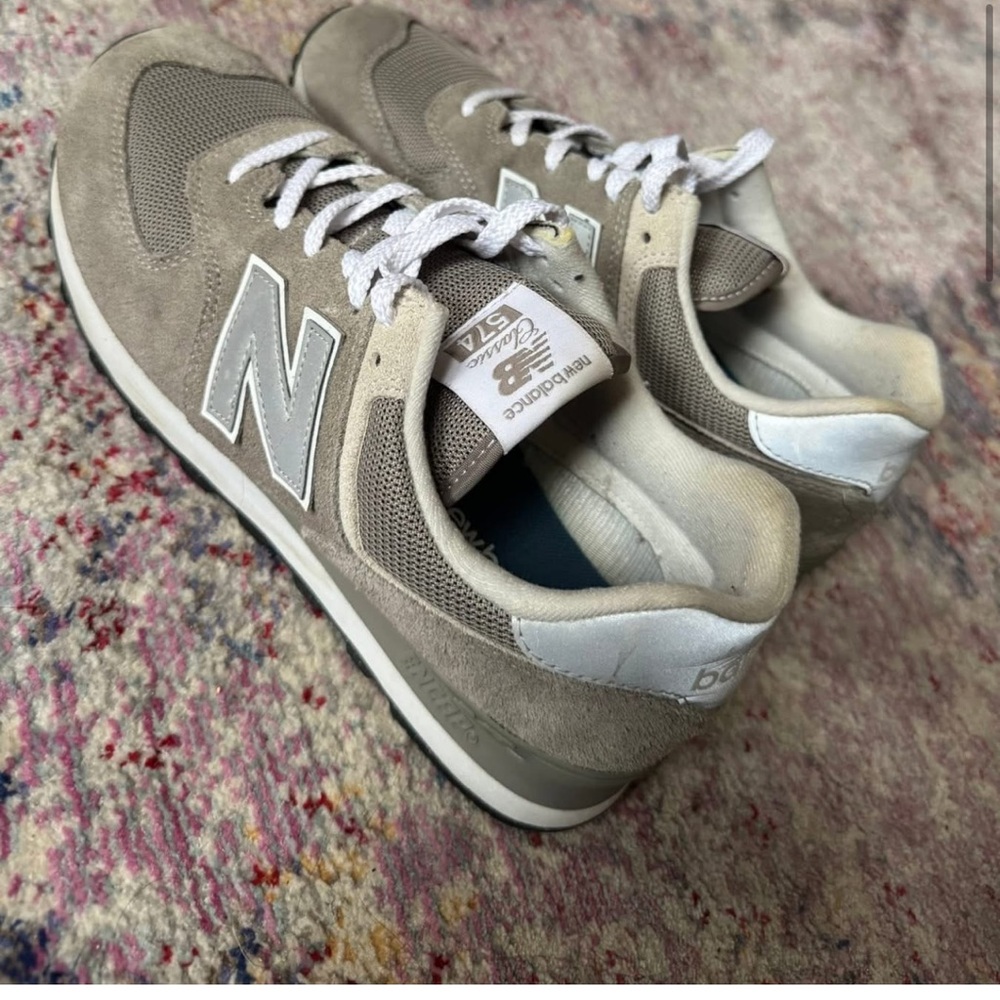 New Balance woman’s  Tan Sneakers